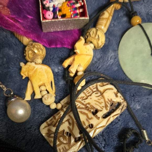 Elegant Gold and Silver Women's Jewelry Set - Picture 12 of 12